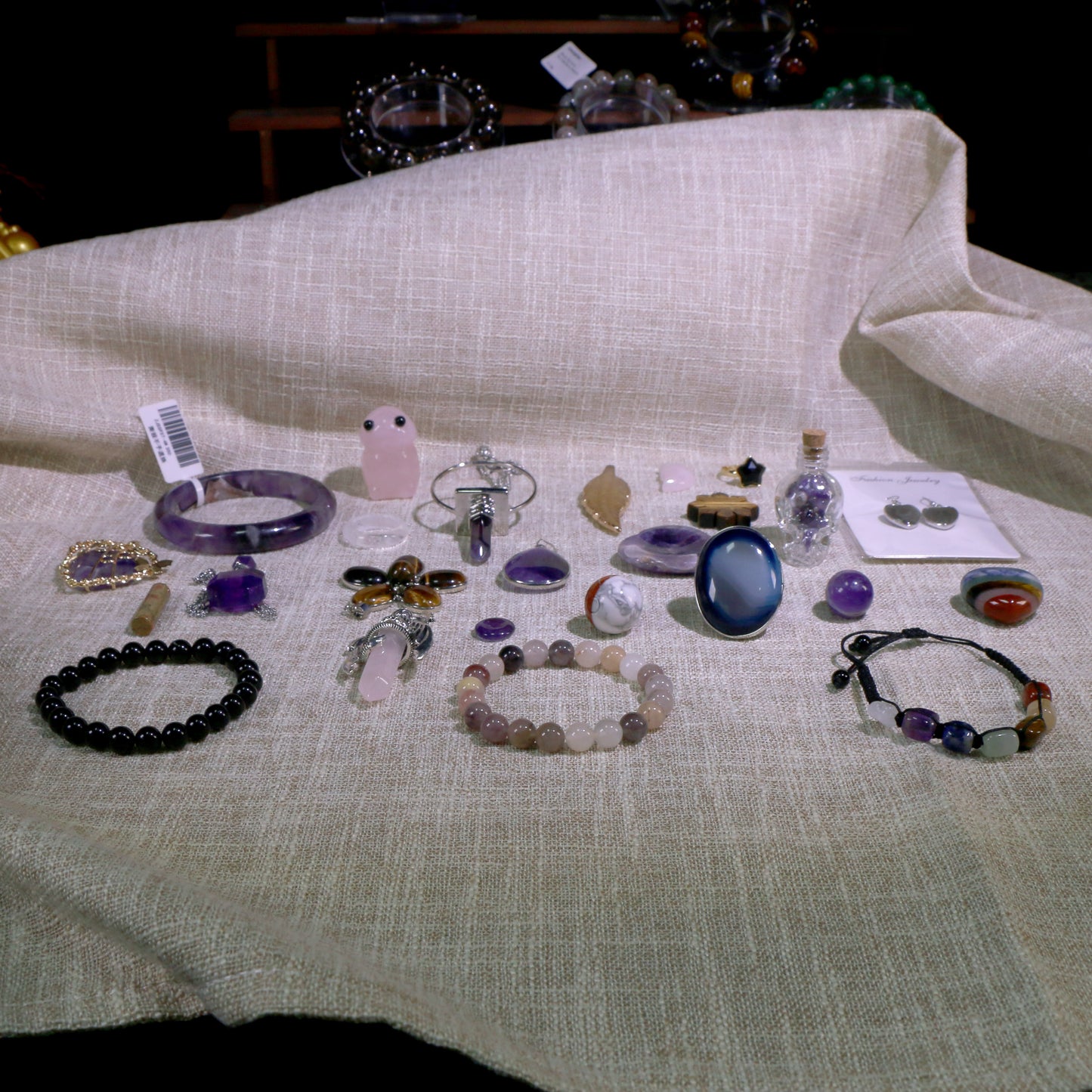 Crystal Mystery Blind Bags:$49.9 get 30 bags, including bracelet, pendent, keychain, carving, ring, earring, pendulum, bangle, donut, and so on.